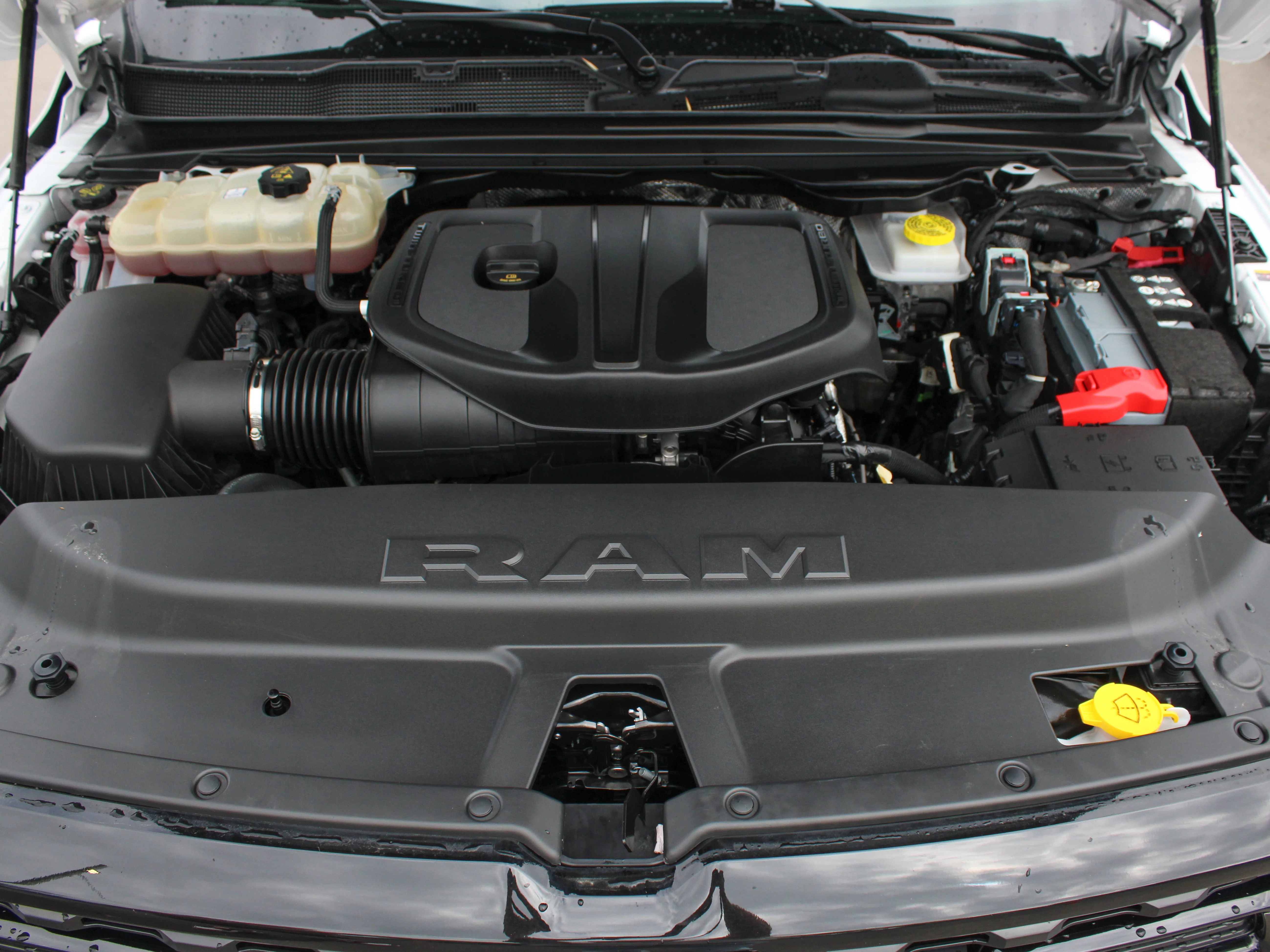 Used 2025 White RAM Sport* | Heated/Ventilated Front Seats | Heated Rear Seats | Panoramic Sunroof | image 10