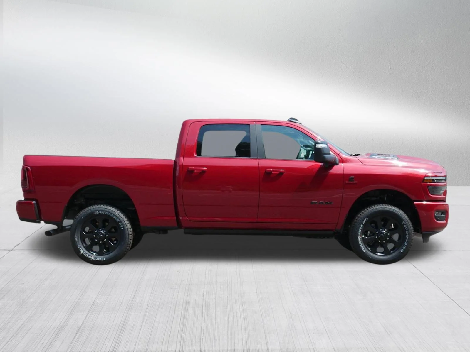 New 2026 Molten Red Pearl-Coat Exterior Paint RAM Laramie image 8