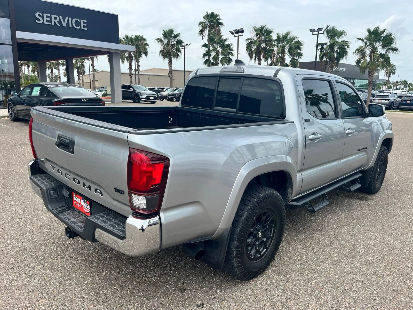 Used 2022 Silver Toyota SR5 image 8