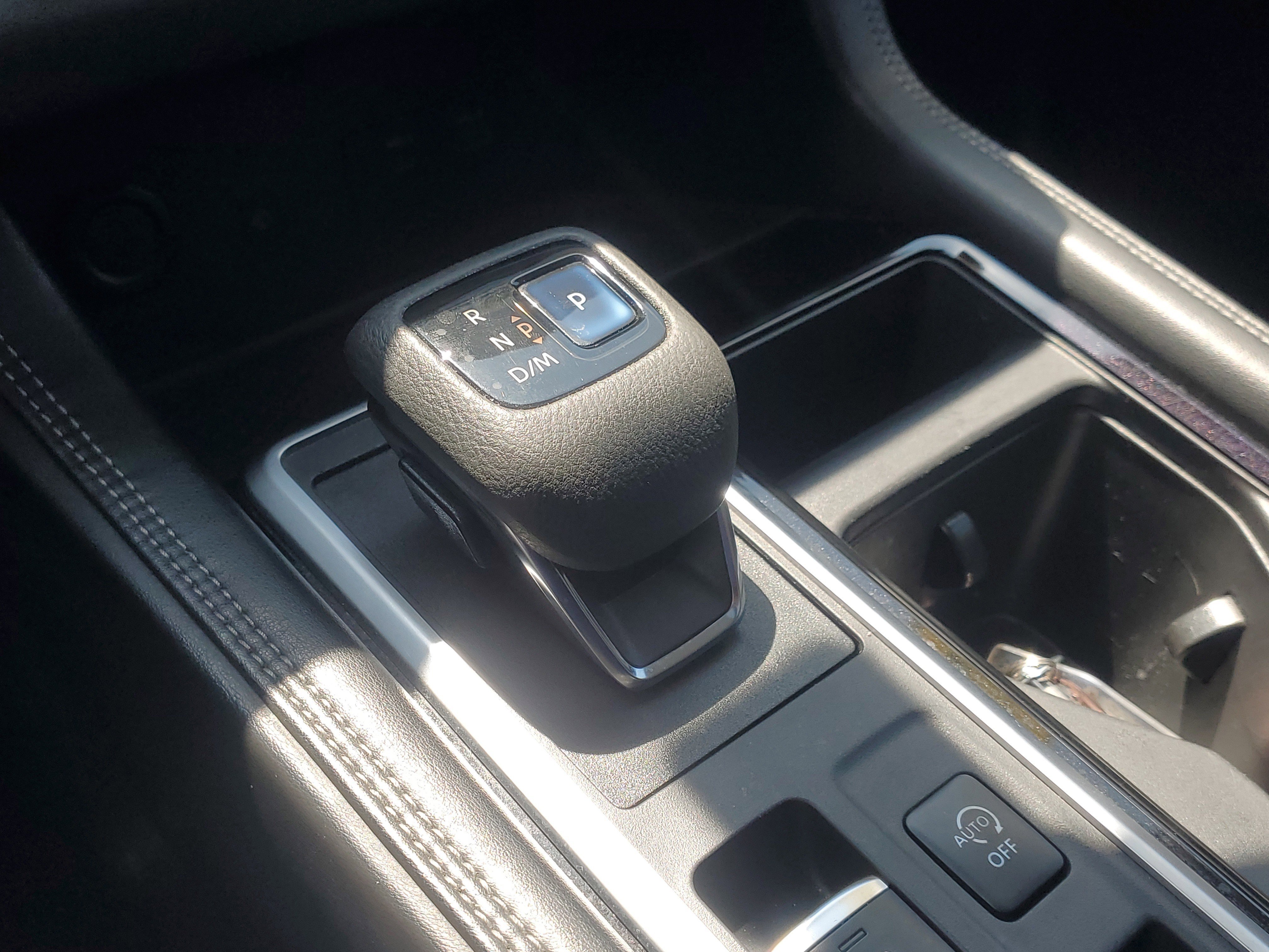 Used 2022 Brilliant Silver Metallic Nissan Platinum image 31
