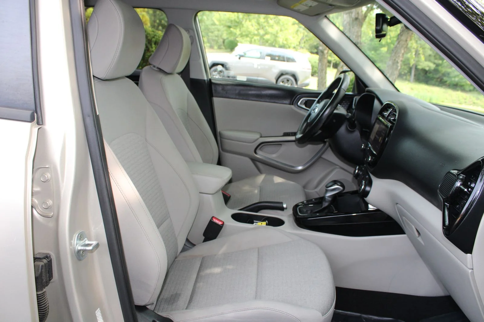 Used 2020  Kia EX image 24