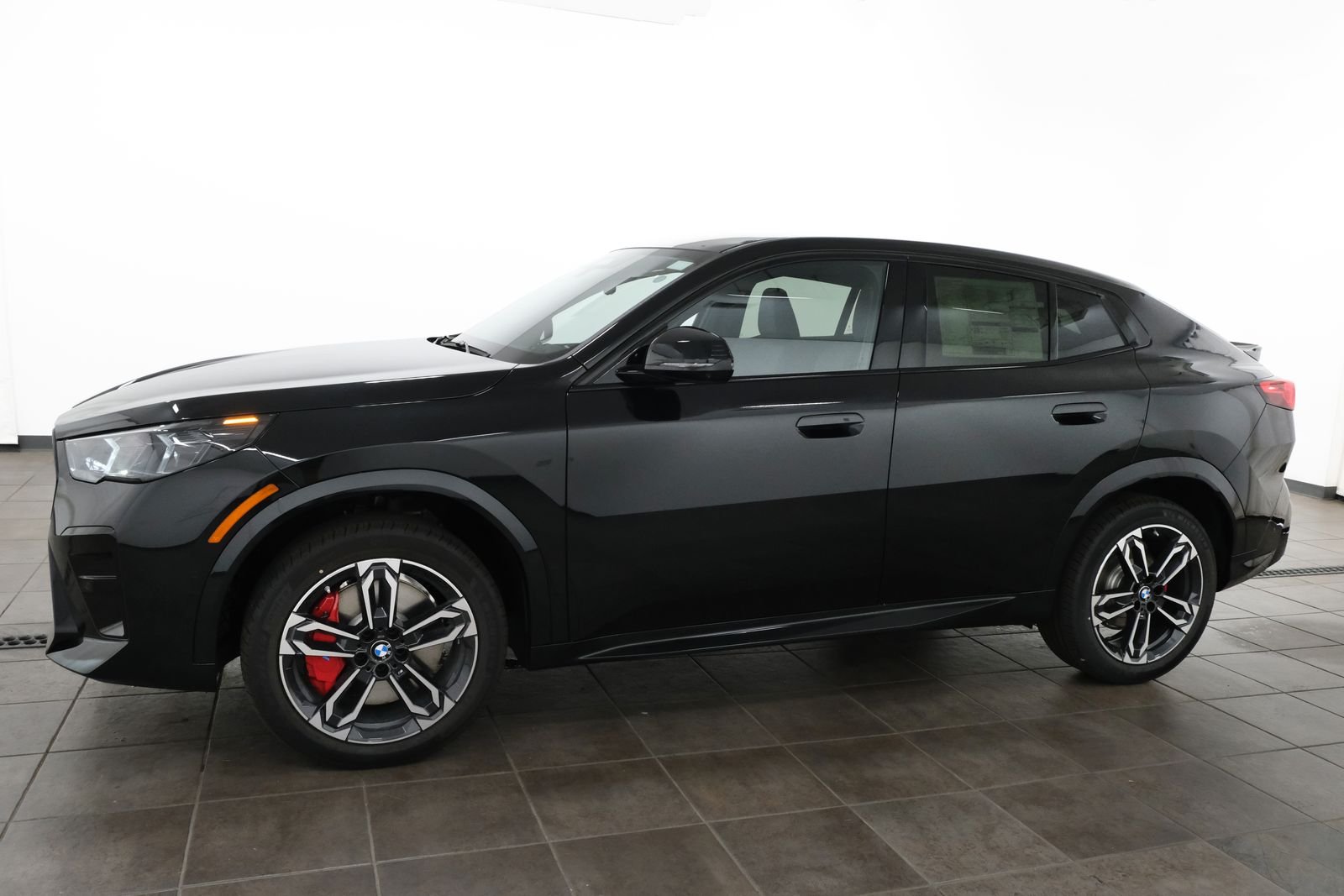 New 2026 Black Sapphire Metallic BMW xDrive28i image 2