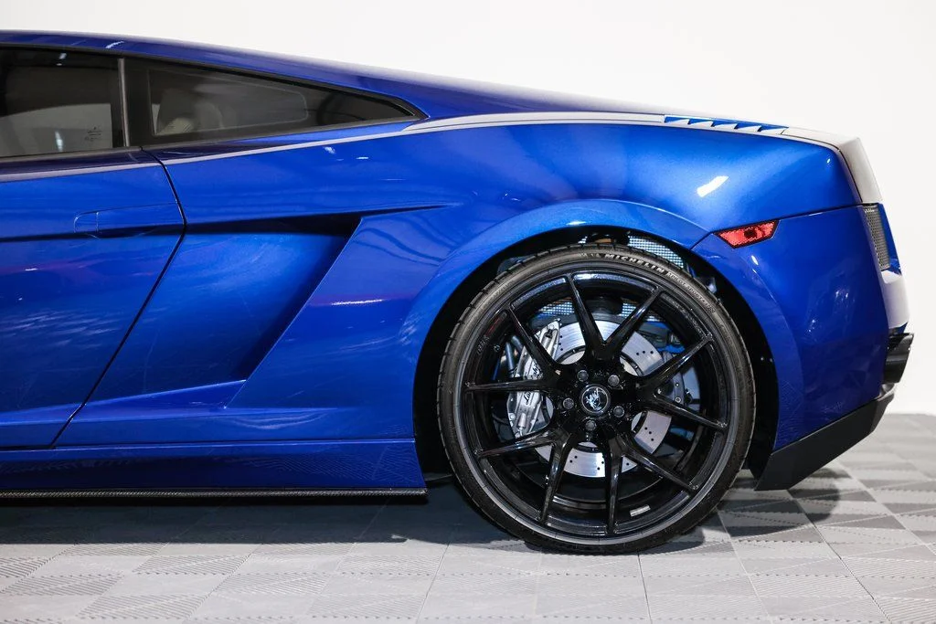 Used 2004 Blue Lamborghini Base image 14