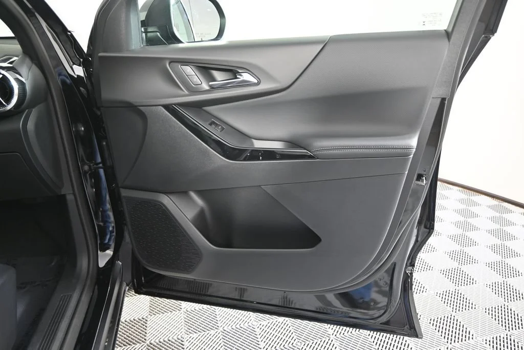 New 2026 Mosaic Black Metallic Chevrolet LT image 12