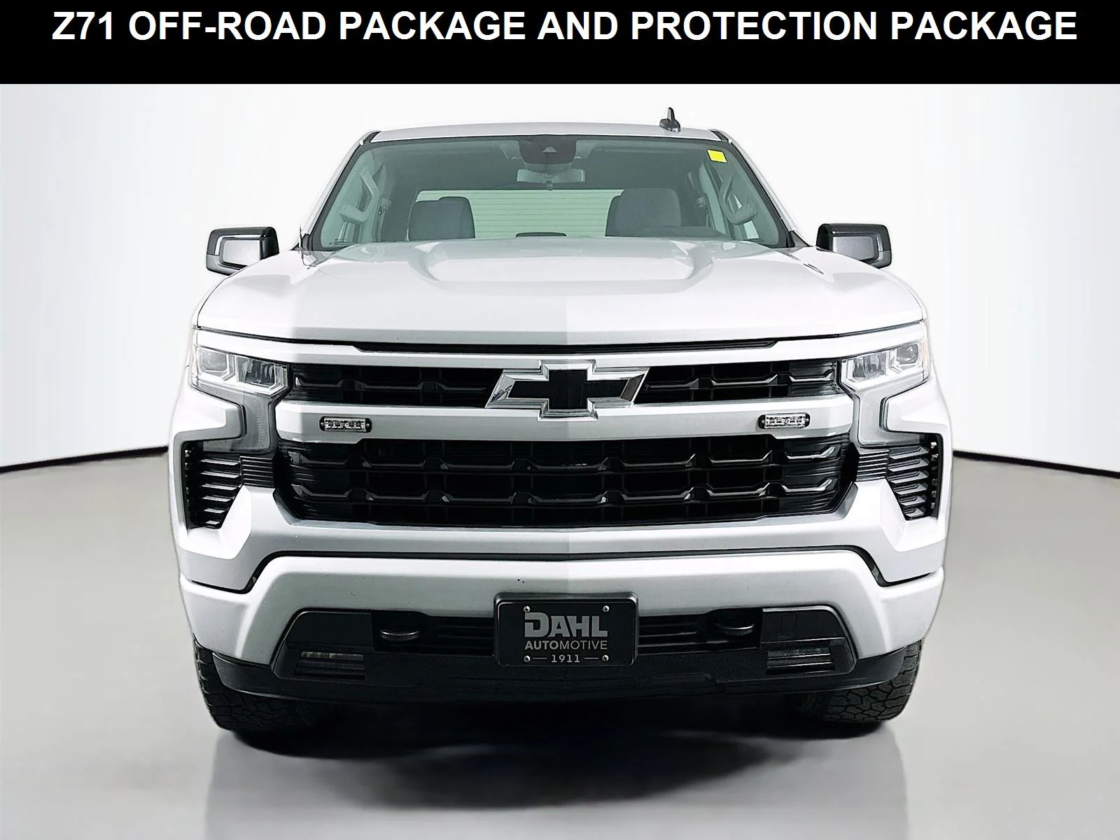 Used 2022 Silver Ice Metallic Chevrolet RST image 3