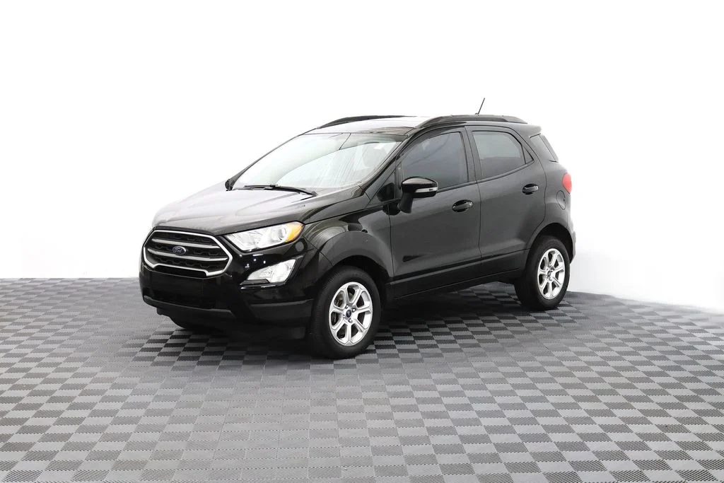 Used 2021 Black Ford SE image 3