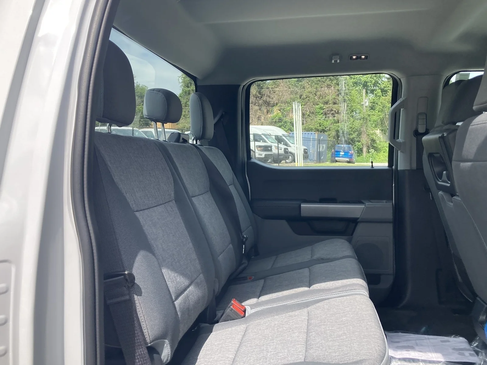 New 2026 Oxford White Ford F-350® XL image 27