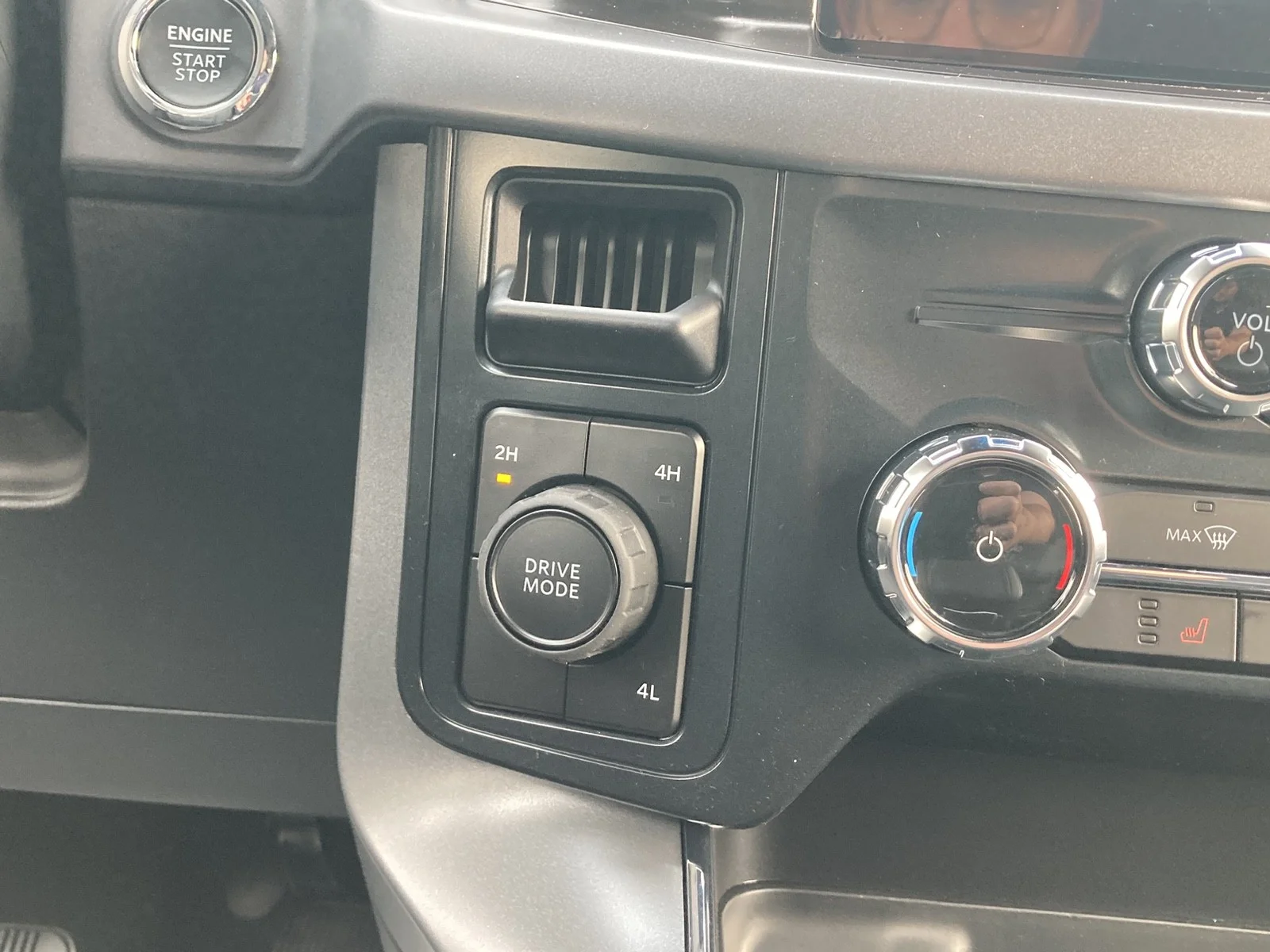 New 2026 Oxford White Ford XLT image 21