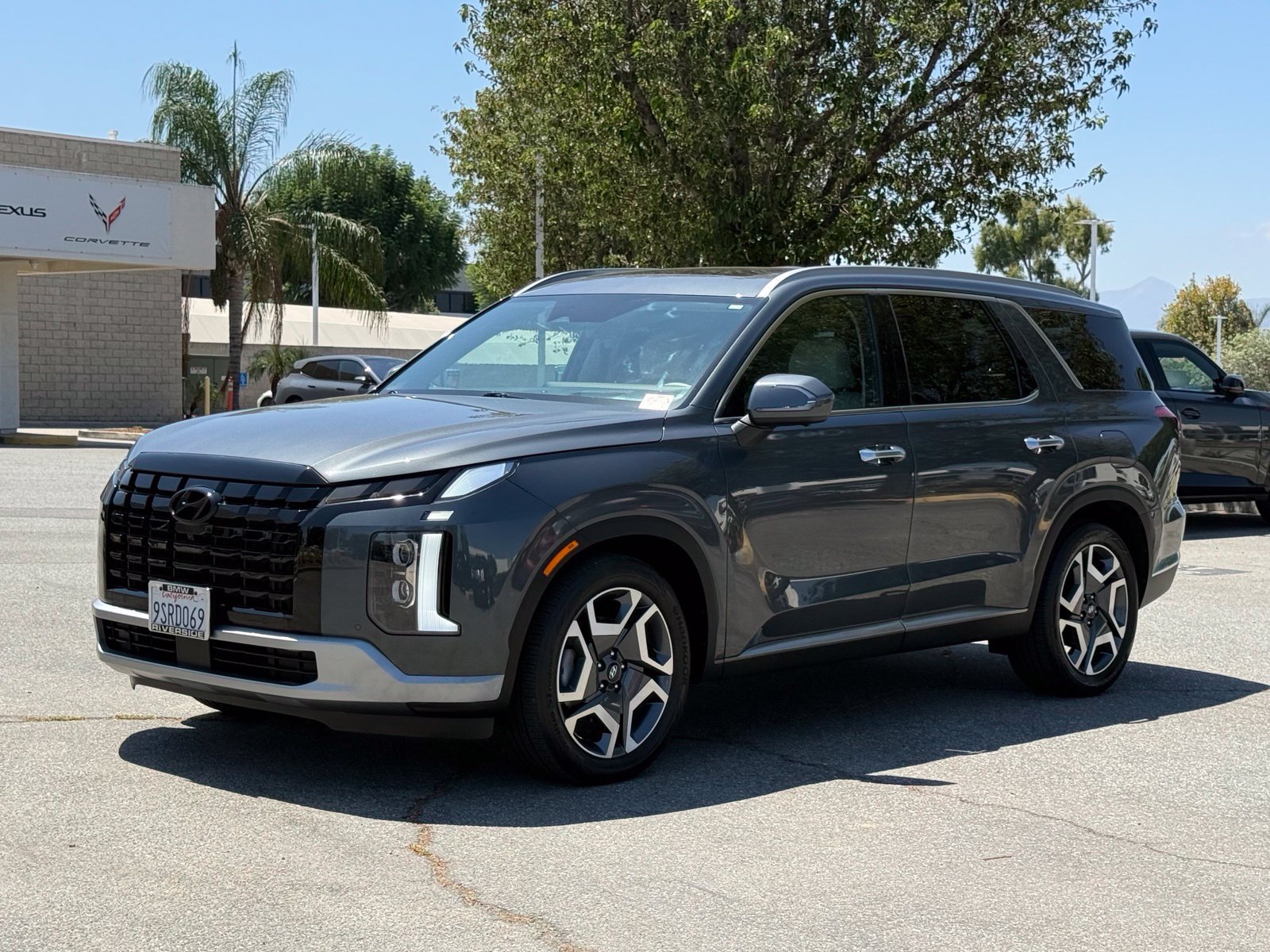 Used 2025 Gray Hyundai Limited image 4