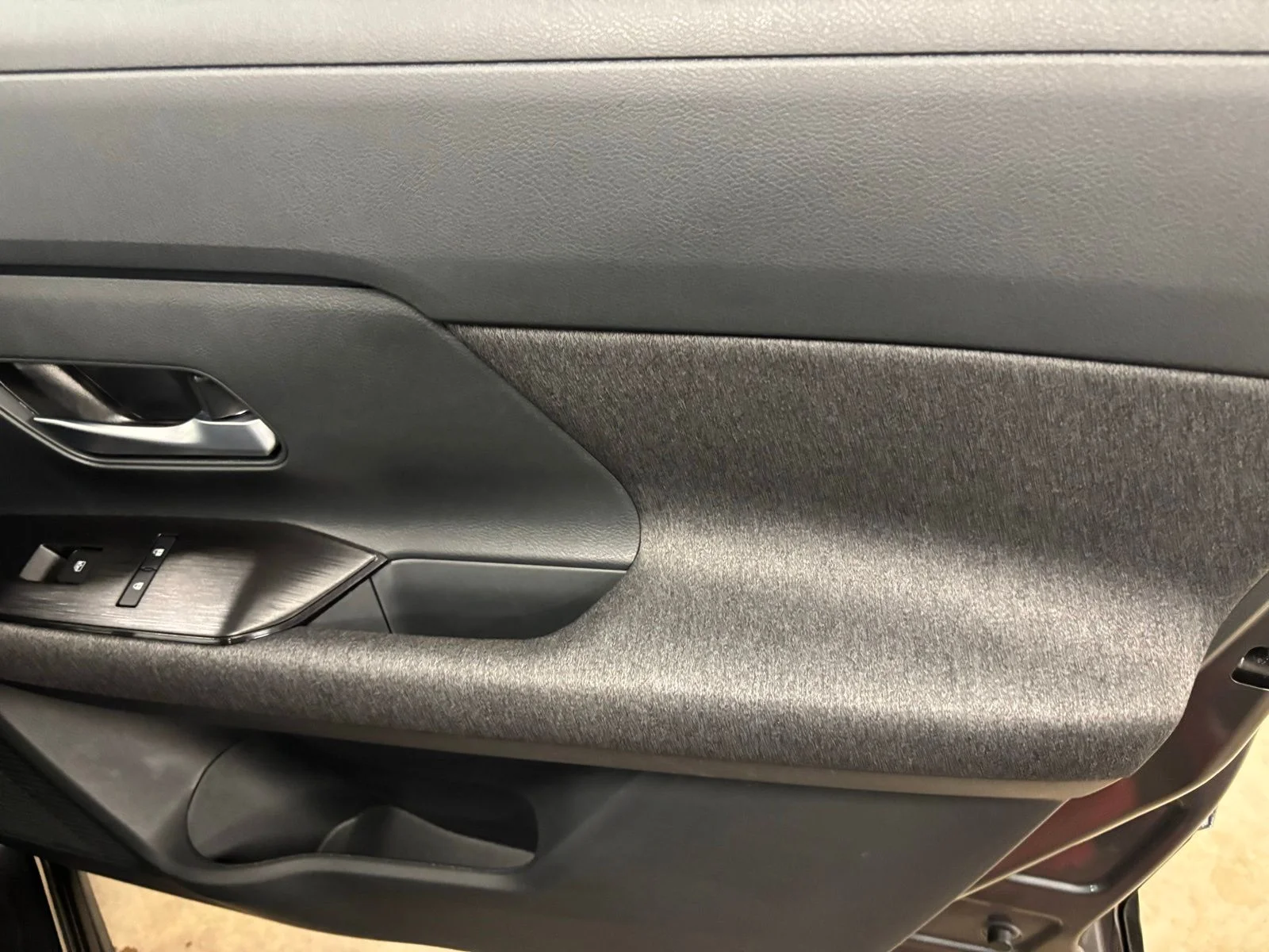 Used 2025 Gray Nissan SV image 21