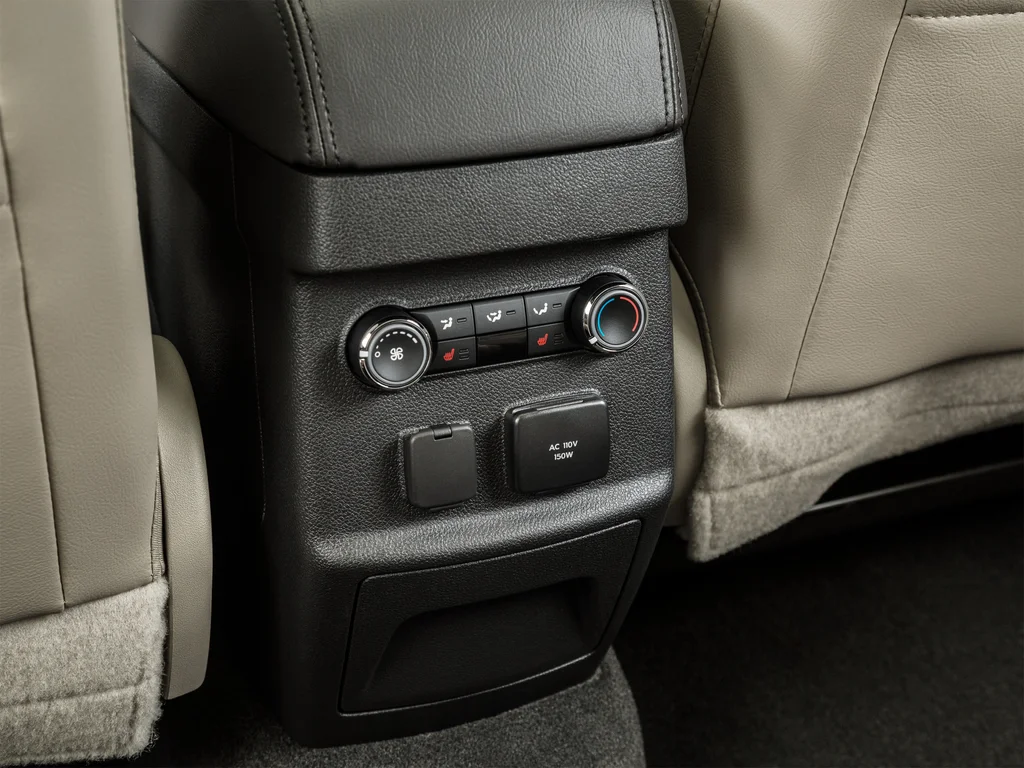 Used 2015 White Ford Limited image 26