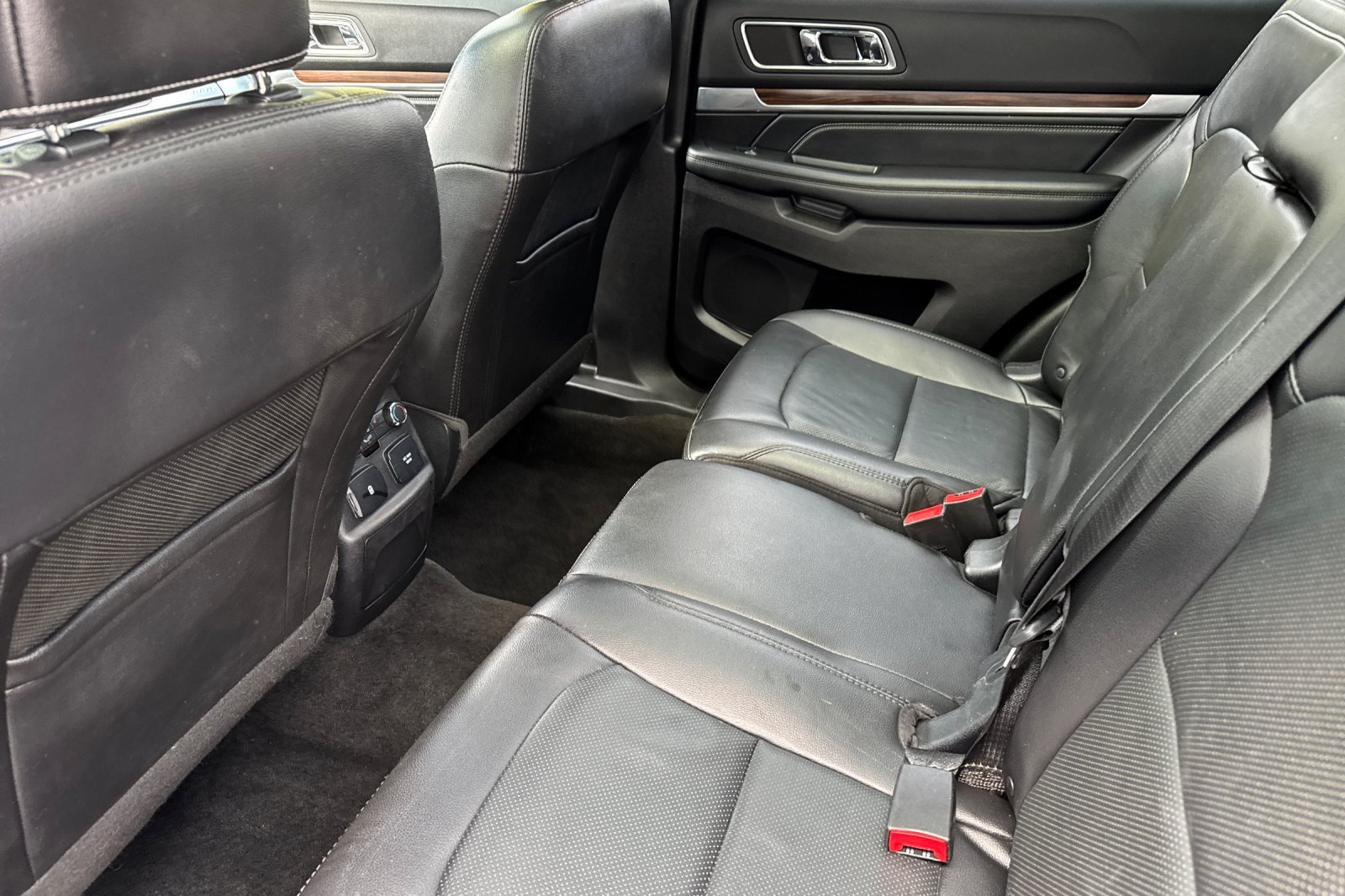 Used 2017 Blue Jeans Metallic Ford Limited image 12