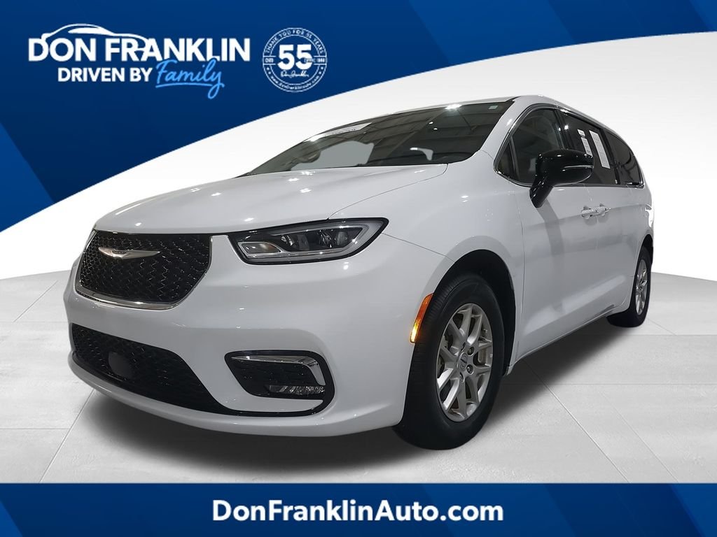 2024 Chrysler Pacifica Touring L's photo