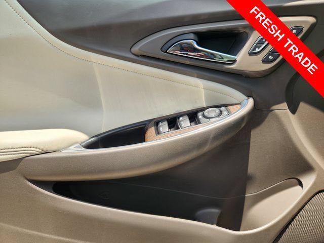 Used 2024 Mineral Gray Metallic Chevrolet 2LT image 21