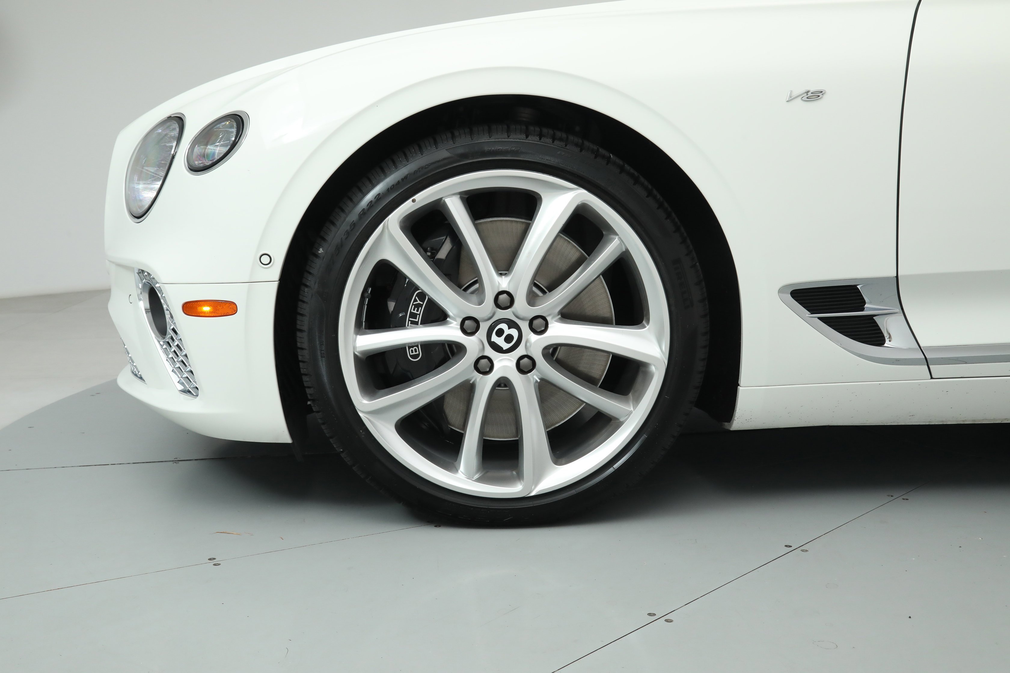 Used 2022 White Bentley GT V8 Convertible image 35