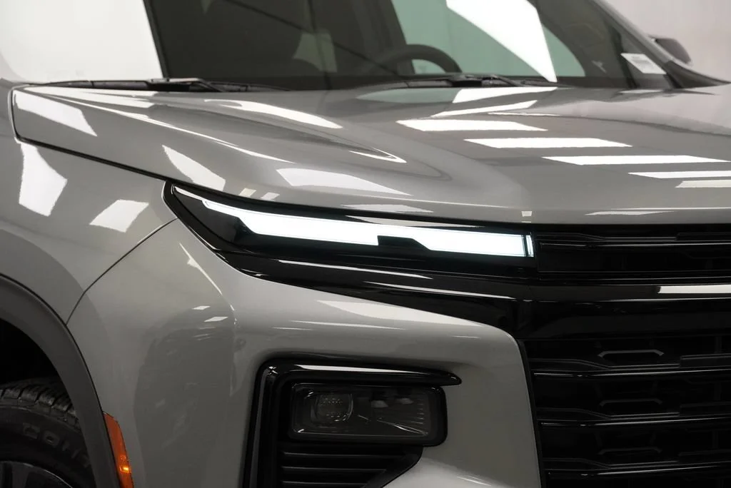 New 2027 Sterling Gray Metallic Chevrolet LT image 32