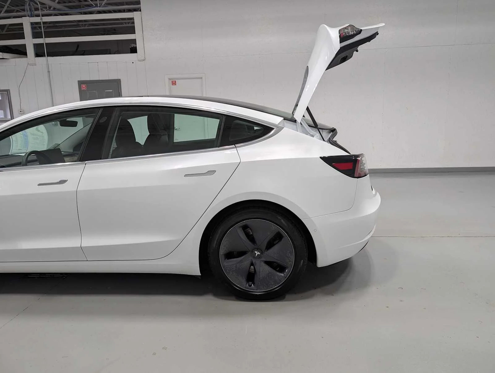 Used 2020 Pearl White Multi-Coat Tesla Standard Range Plus image 11