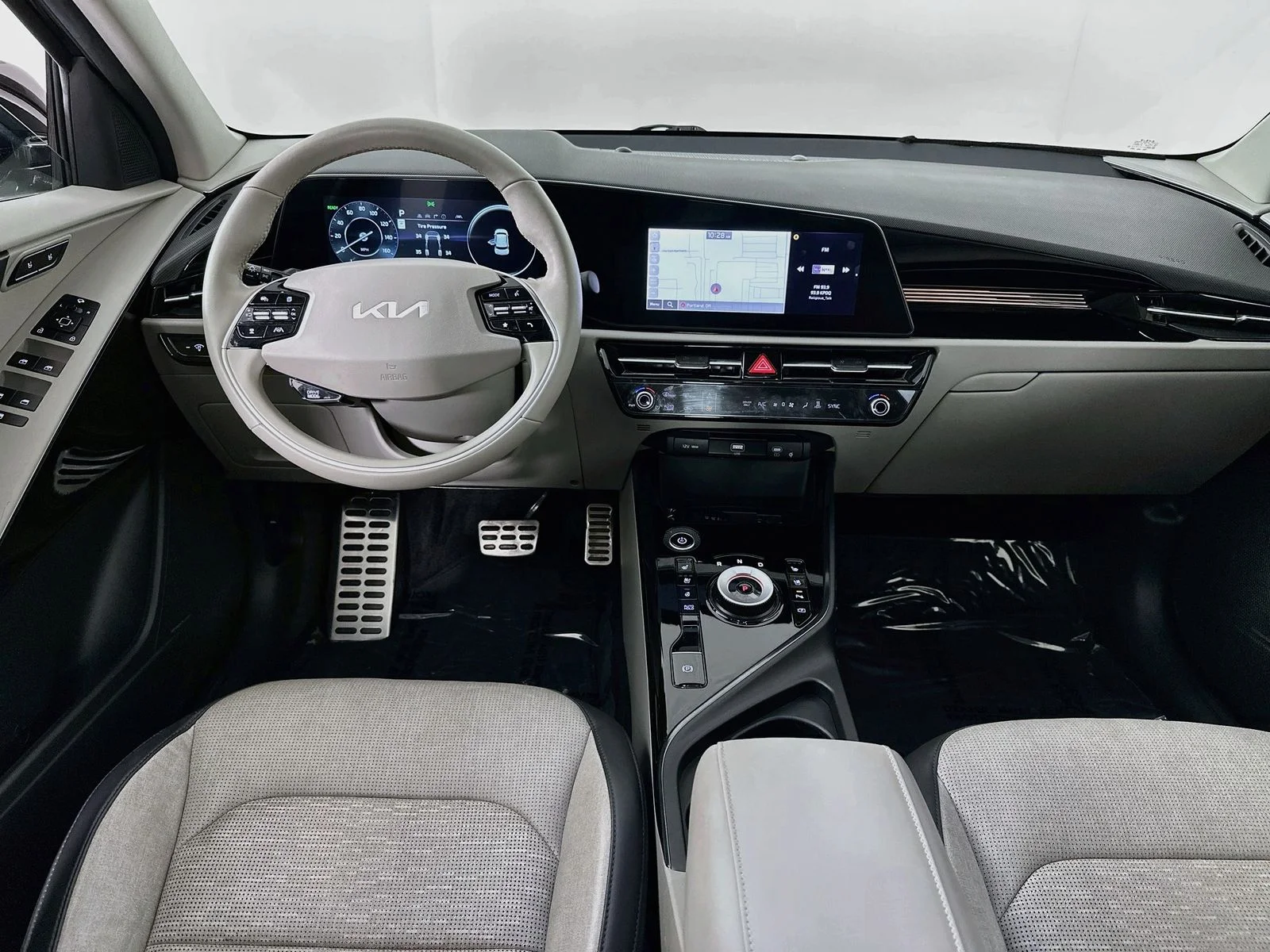 Used 2024 Aurora Black Kia Wave image 24