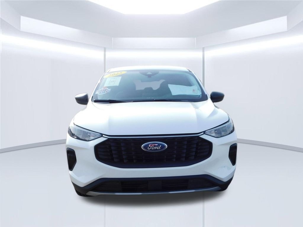 Used 2025 Oxford White Ford Active image 8