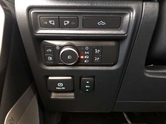 Used 2021 Oxford White Ford Lariat image 24
