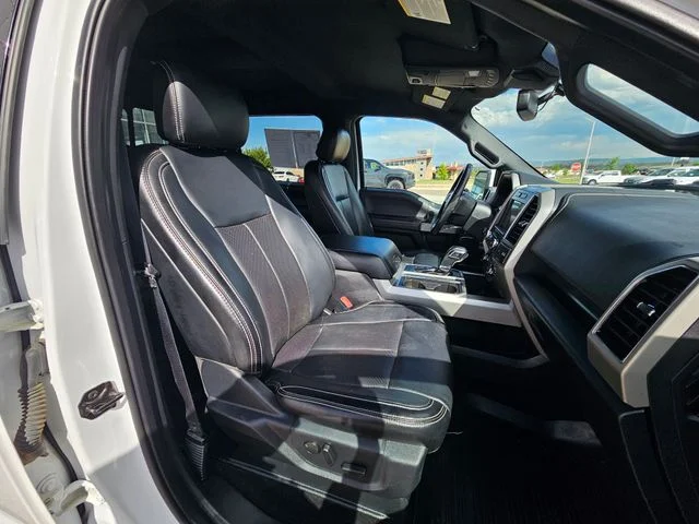 Used 2019  Ford Lariat image 23