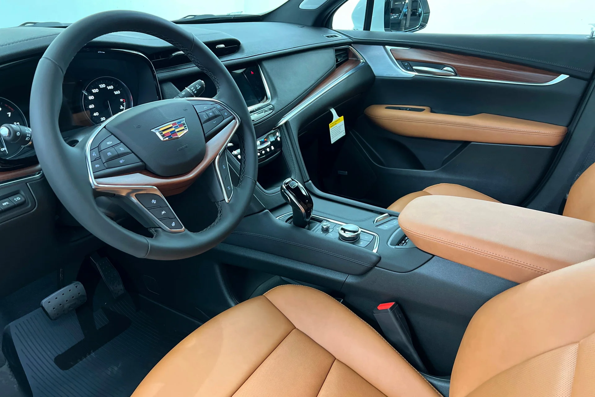 New 2026 Crystal White Tricoat Cadillac Premium Luxury image 15