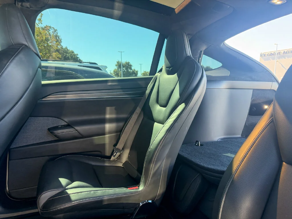 Used 2022 White Tesla Plaid image 23