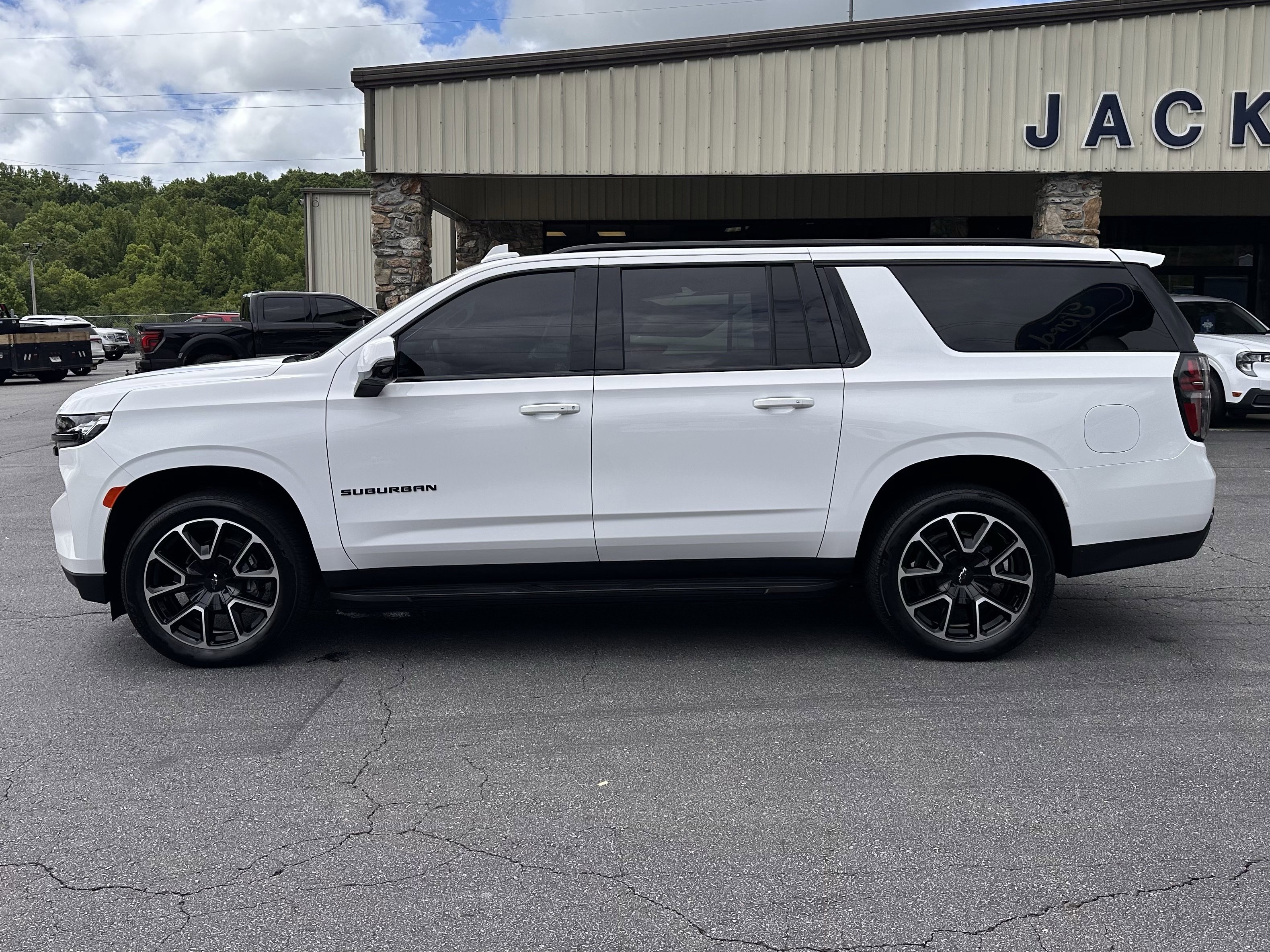 2024 Chevrolet Suburban 4WD 1500 RST's photo