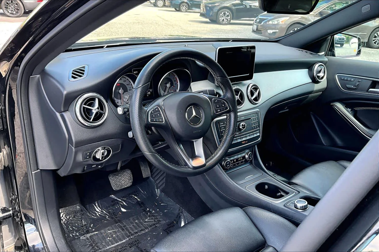 Used 2017 Night Black Mercedes-Benz GLA 250 image 18