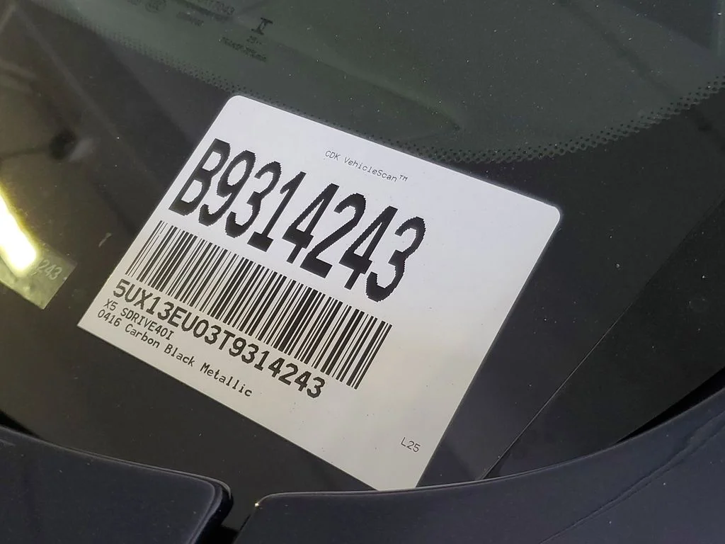 Used 2026 Black BMW sDrive40i image 27