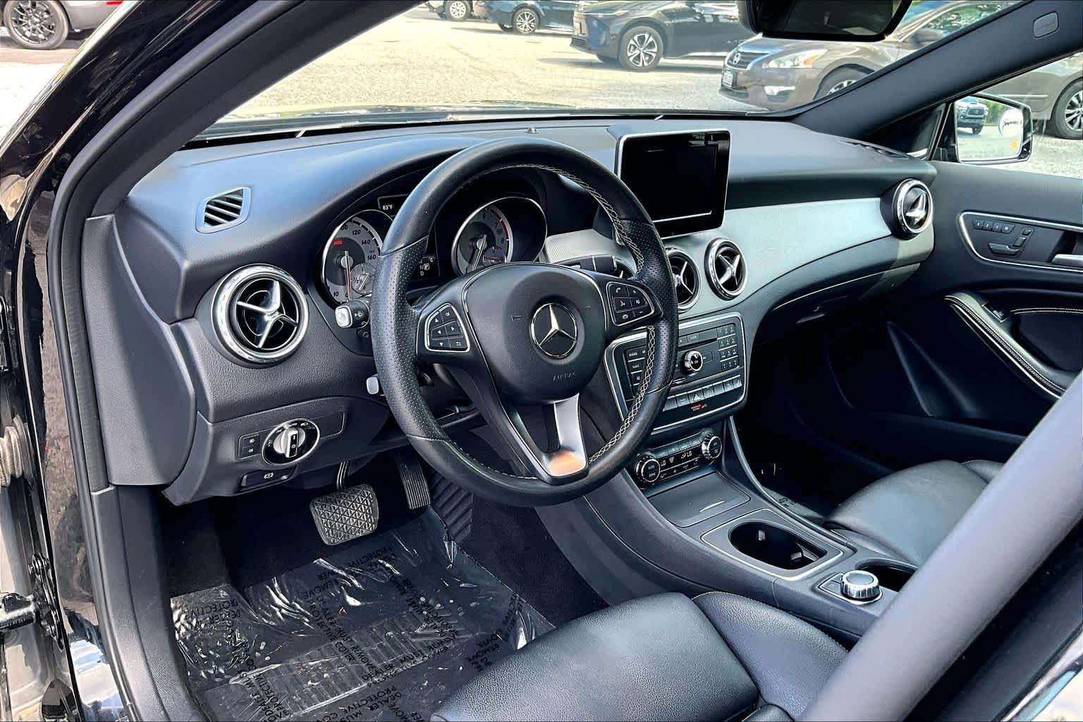 Used 2017 Night Black Mercedes-Benz GLA 250 image 18