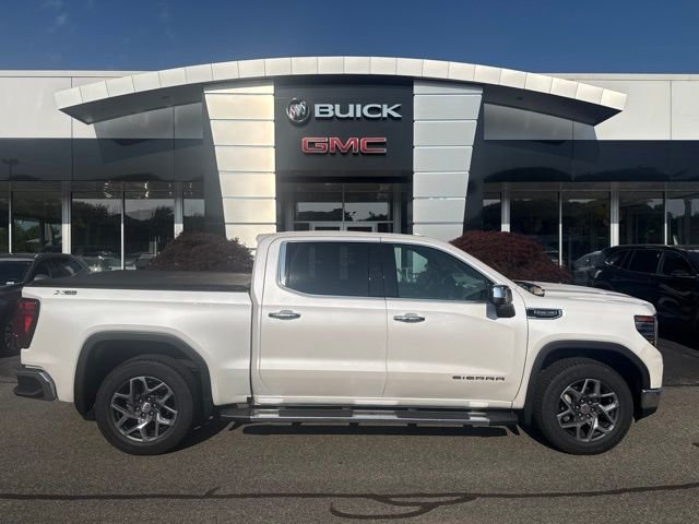 Used 2023 White GMC SLT image 32