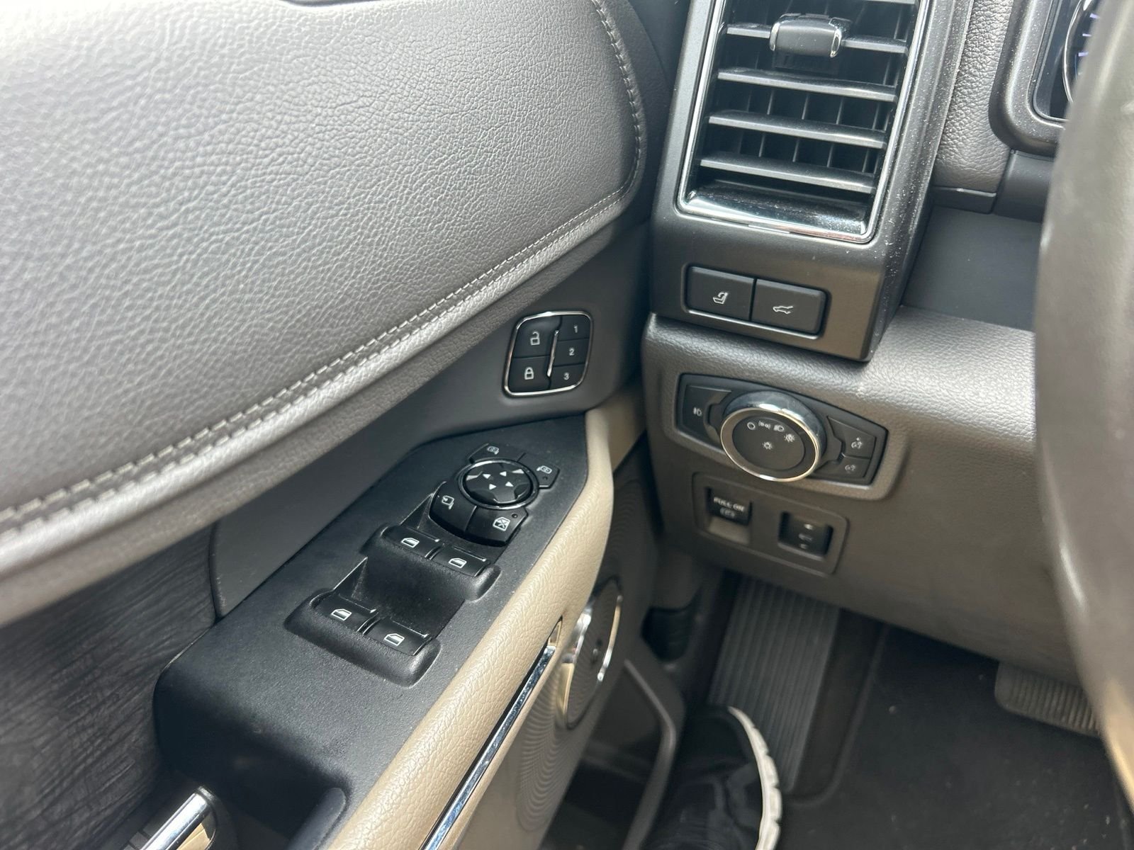 Used 2019 Gray Ford Limited image 20