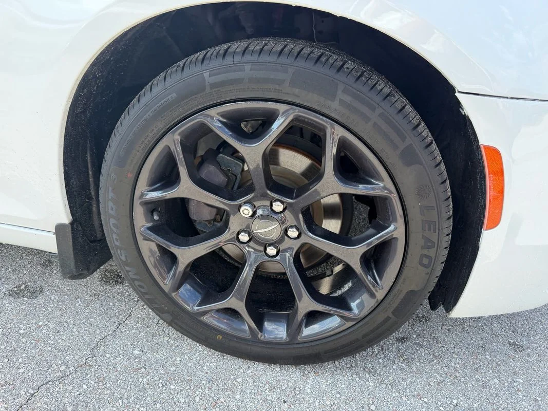 Used 2019  Chrysler Touring image 12