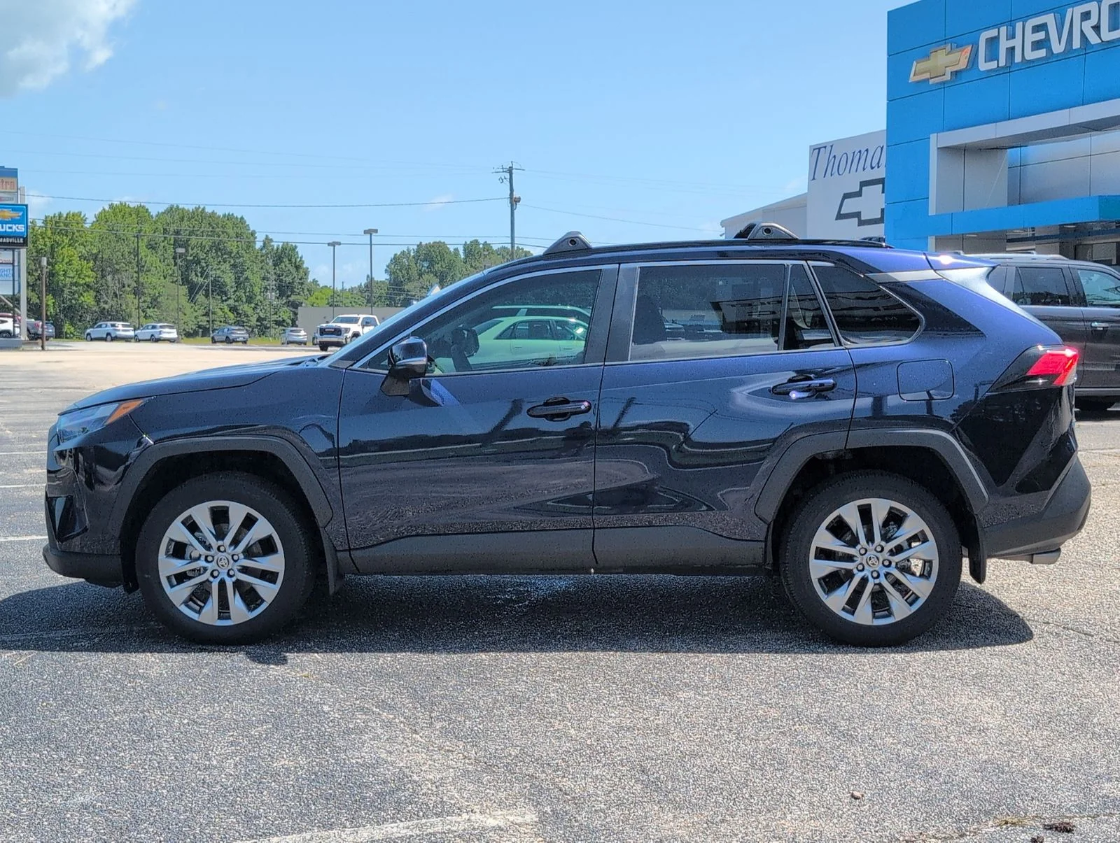 Used 2024  Toyota XLE Premium image 2