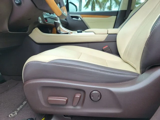 Used 2019 White Lexus 350 image 15