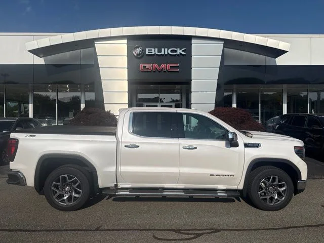 Used 2023 White GMC SLT image 32