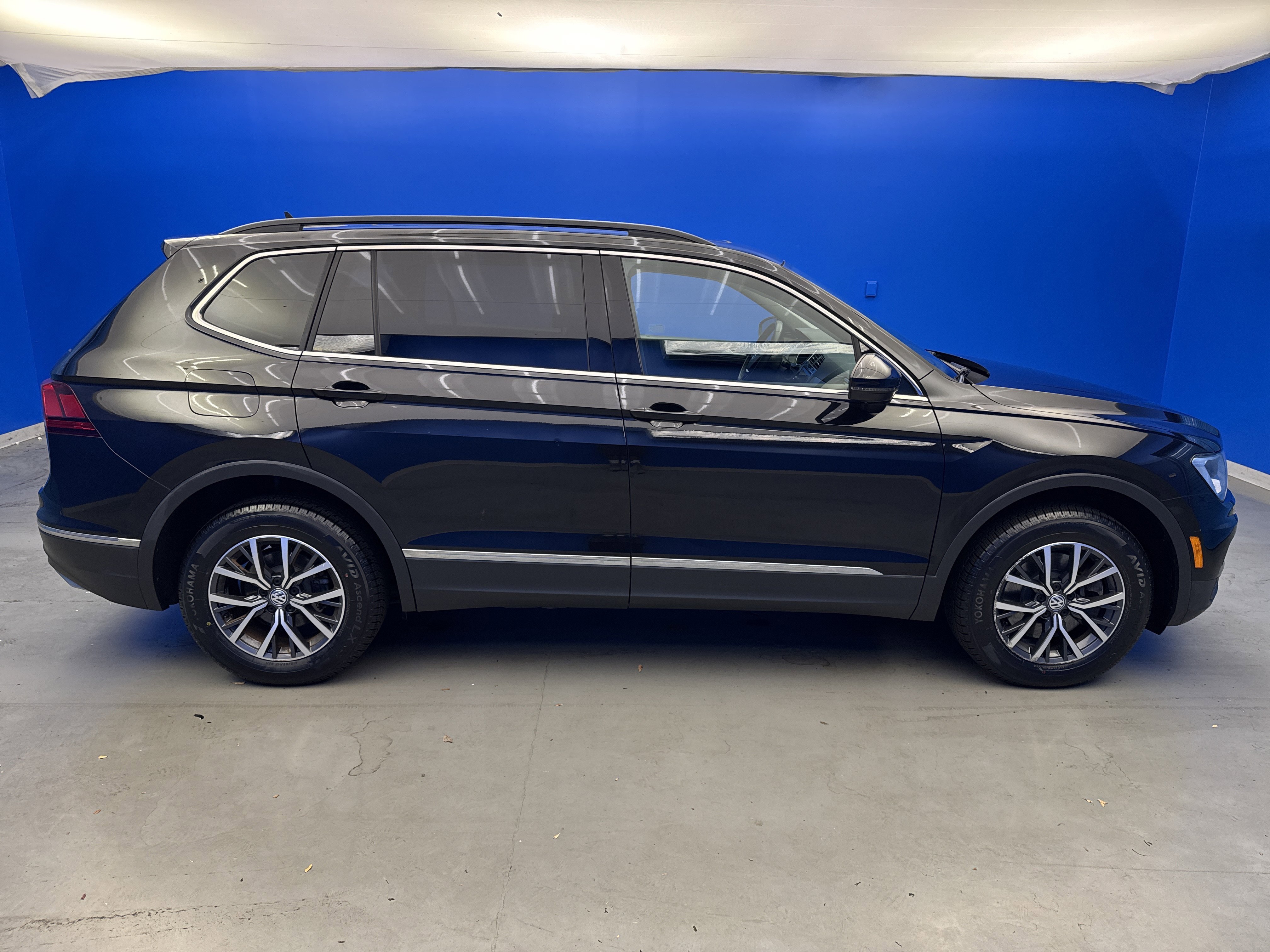 2020 Volkswagen Tiguan SE photo 2