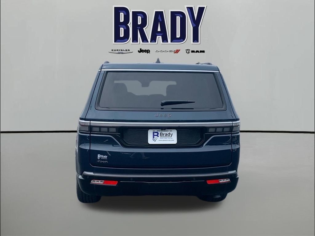 New 2026 Fathom Blue Pearl-Coat Exterior Paint (Late Availability) Jeep  image 6