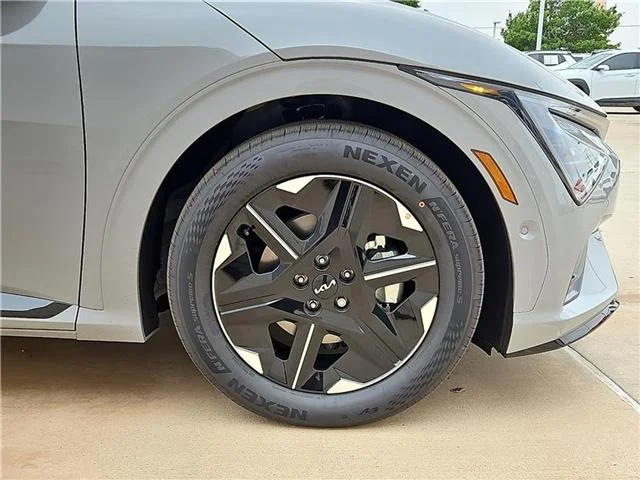 New 2025 Wolf Gray KIA GT-Line (A1) 4x2 image 5