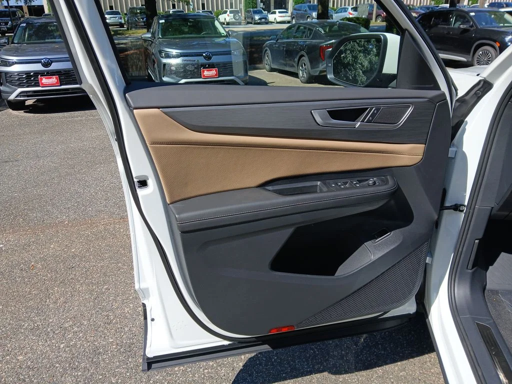 2026 Volkswagen Atlas Cross Sport SE w/Tech - Photo 10