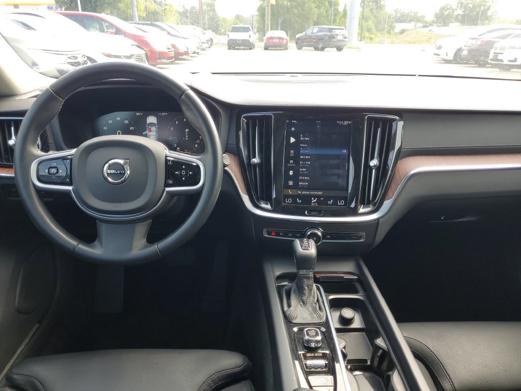 Used 2020  Volvo T5 image 17