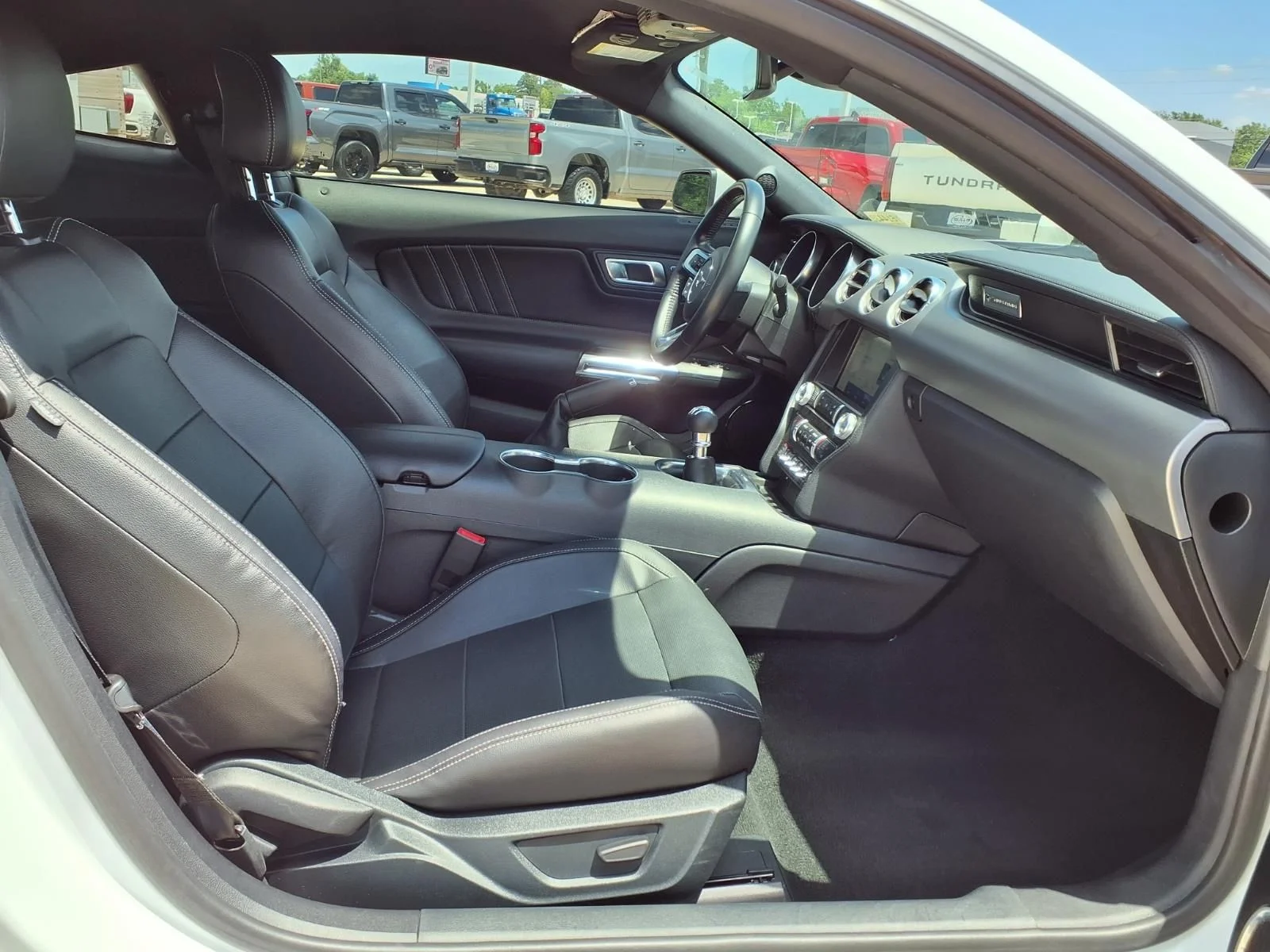 Used 2022 White Ford GT Premium image 20