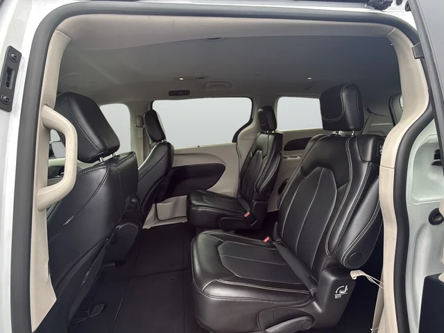 Used 2024 White Chrysler Touring L image 27