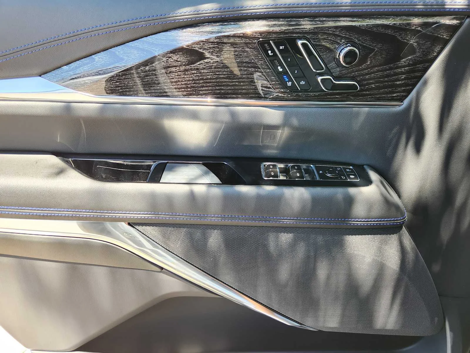 2026 Cadillac Escalade IQL Luxury - Photo 15