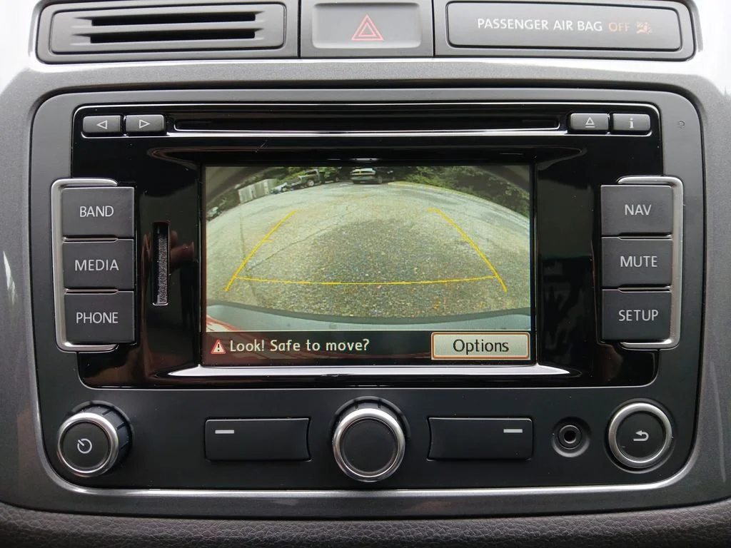 Used 2015 Gray Volkswagen SEL image 21