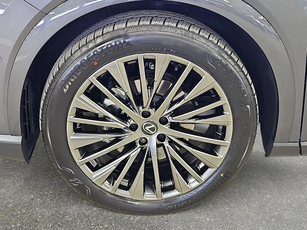 Certified Used 2025 Gray Lexus 450h+ Luxury image 33