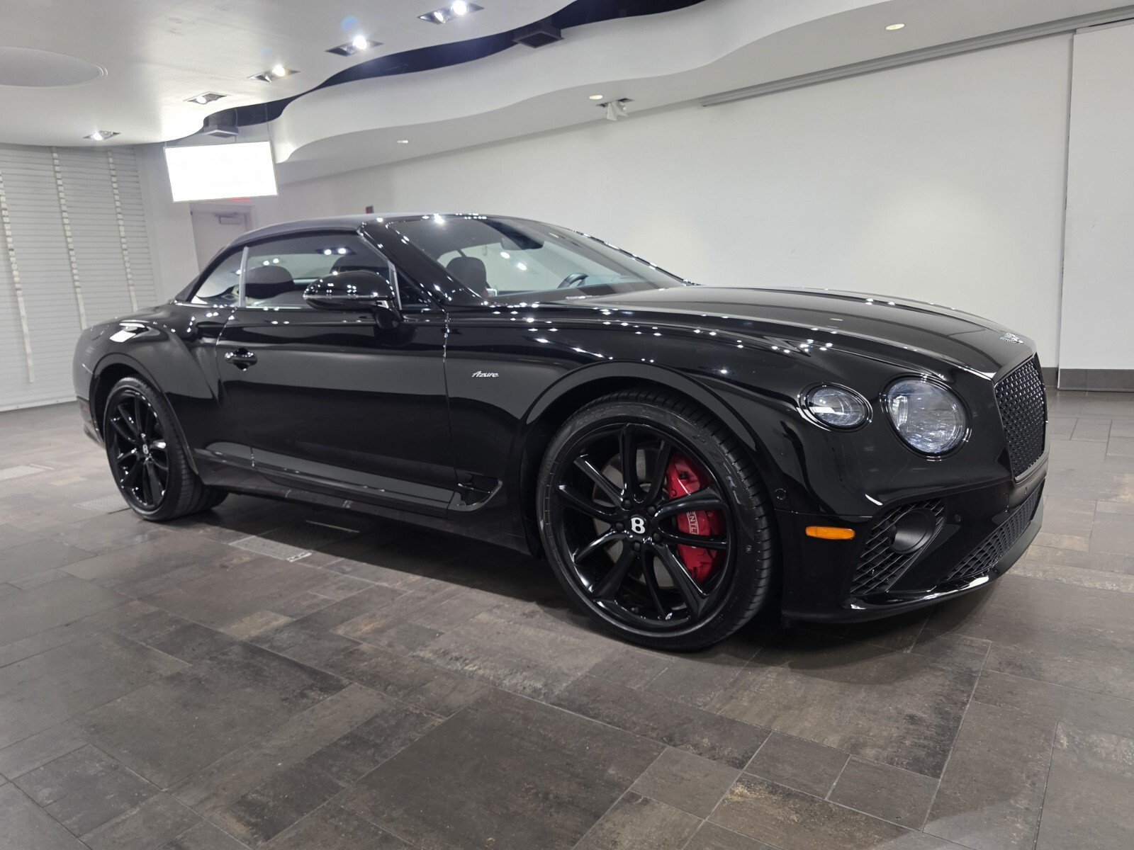 Used 2023 Beluga Bentley GT Azure image 23