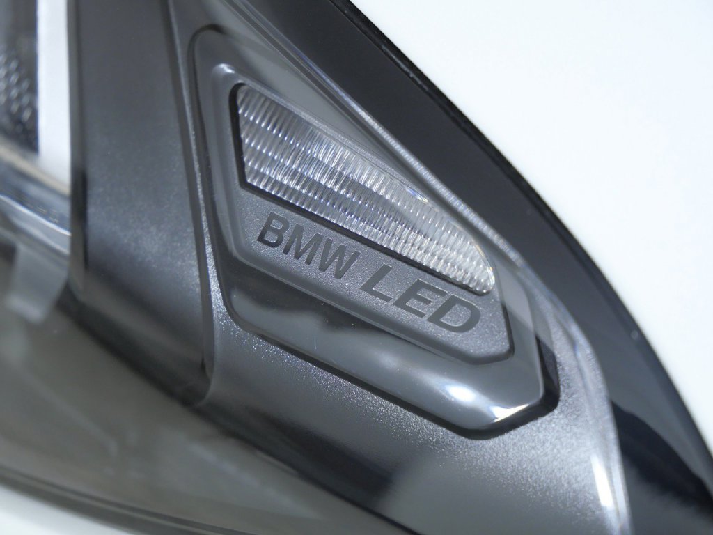 Used 2026 White BMW 330i xDrive image 5
