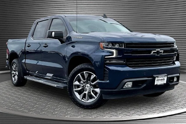Used 2022 Blue Chevrolet RST image 3